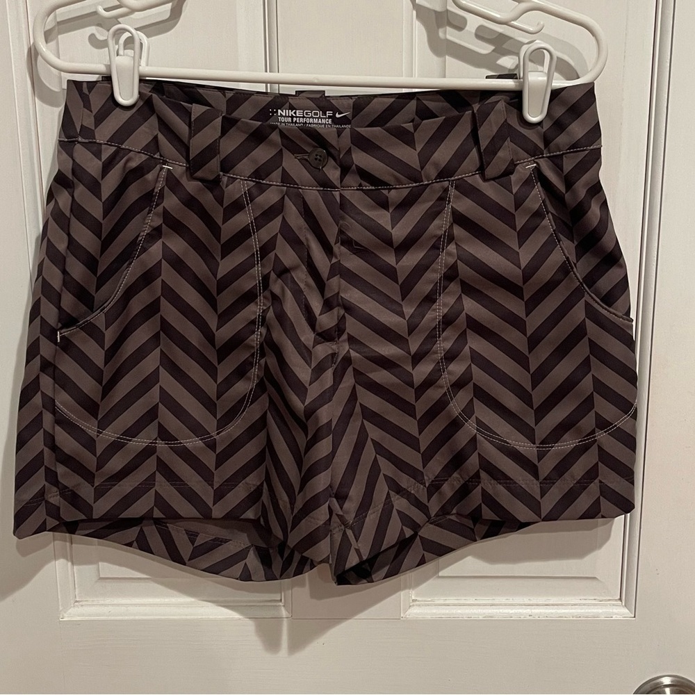 Nike Women's Golf Black and Gray Patterned Shorts 6